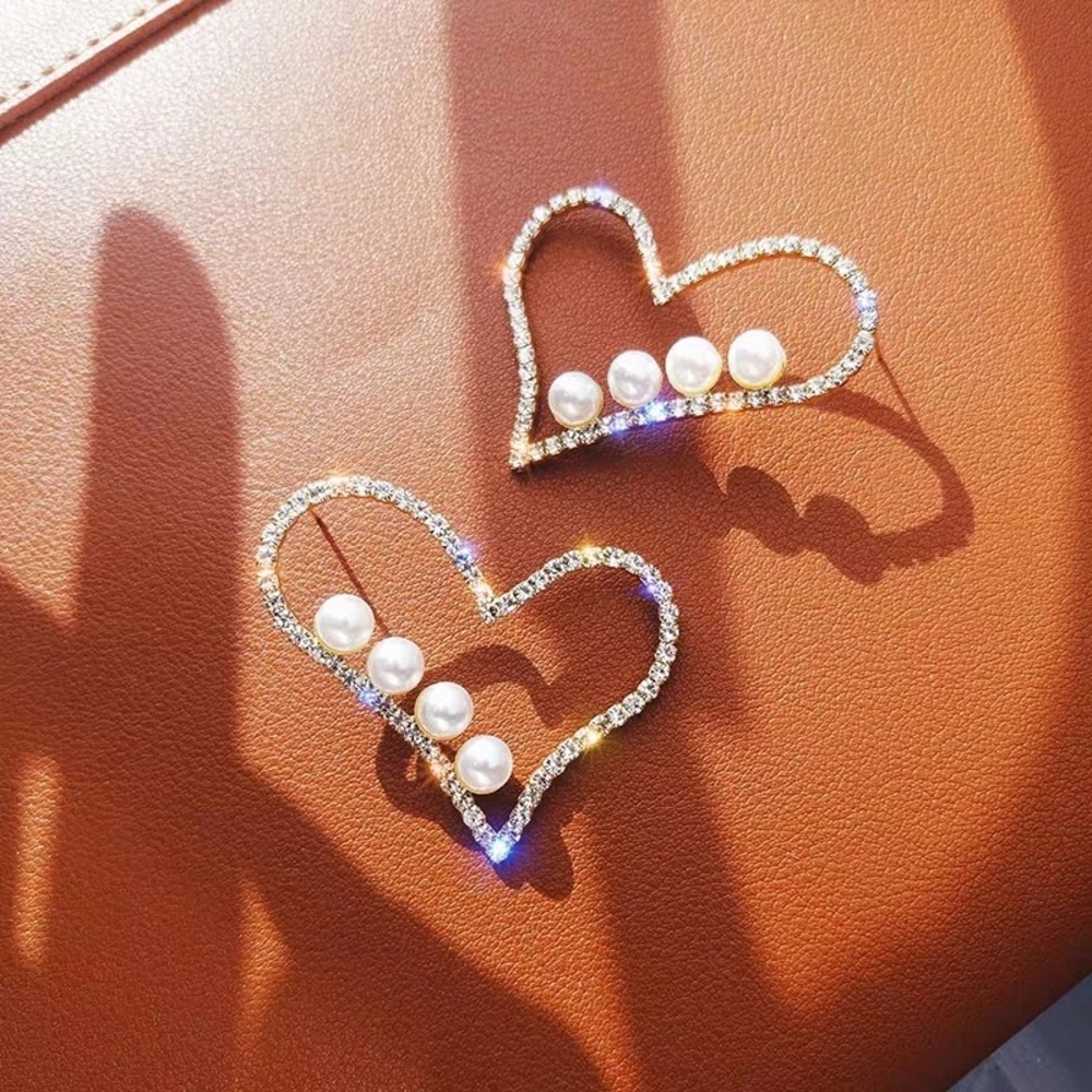 Tendzi Trends Heart Pearl Earrings